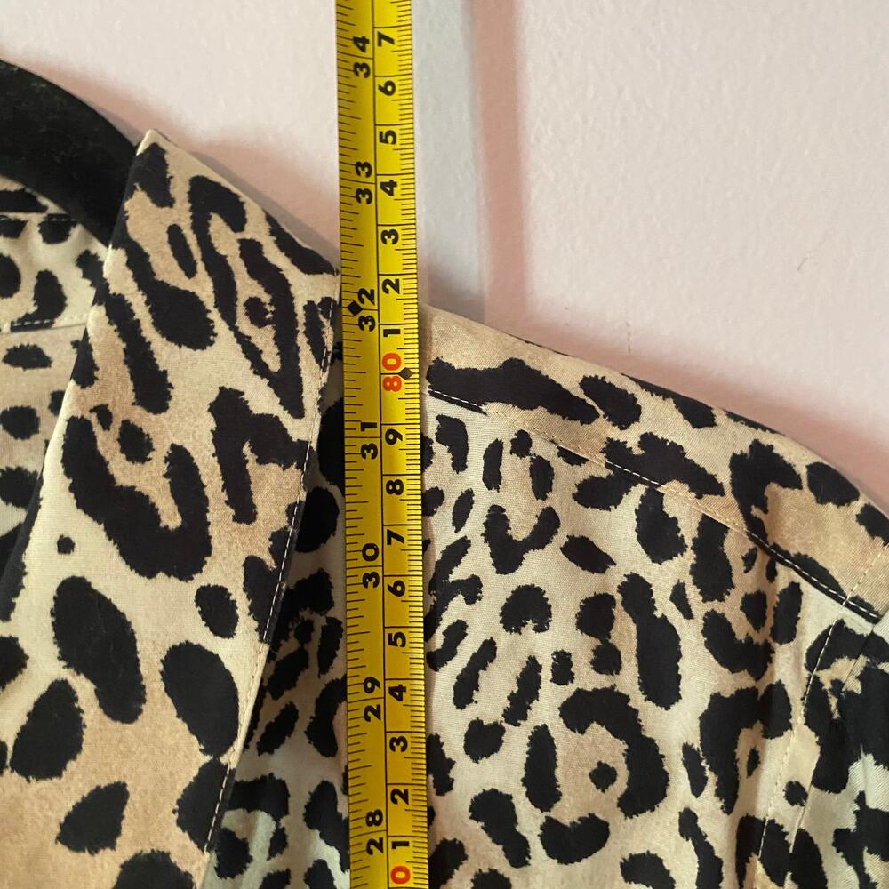 Chico's Animal Print Leopard No Iron Button Down Long Shirt Preppy 3 / 16 / 18 - Picture 9 of 10